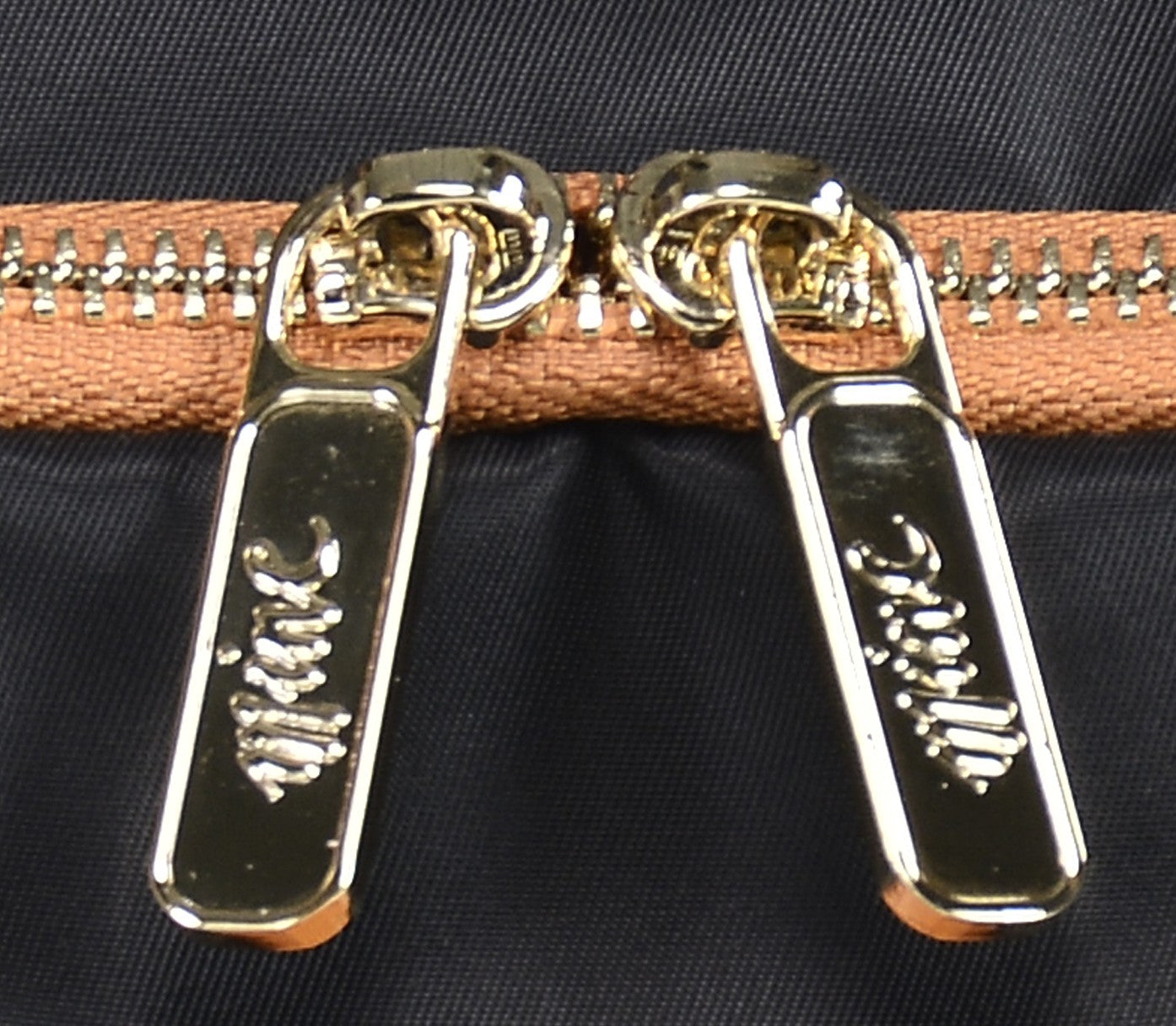 Výměna exteriéru dolu Stahovák Zipu 557M#623010202P